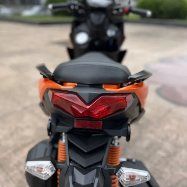 Front And Rear Disc Brakes With EFI 125cc Euro5 CBS Brakes Gasoline Gas Scooters