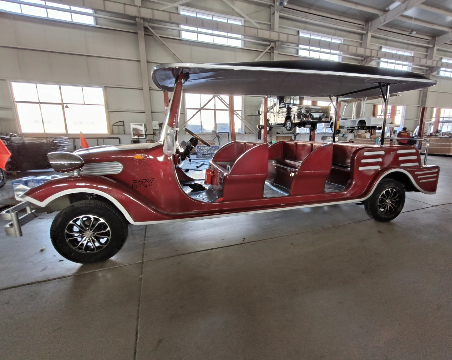 New hot selling new energy electric classic car, electric retro vintage car scenic spot garden sightseeing car ATV for reception