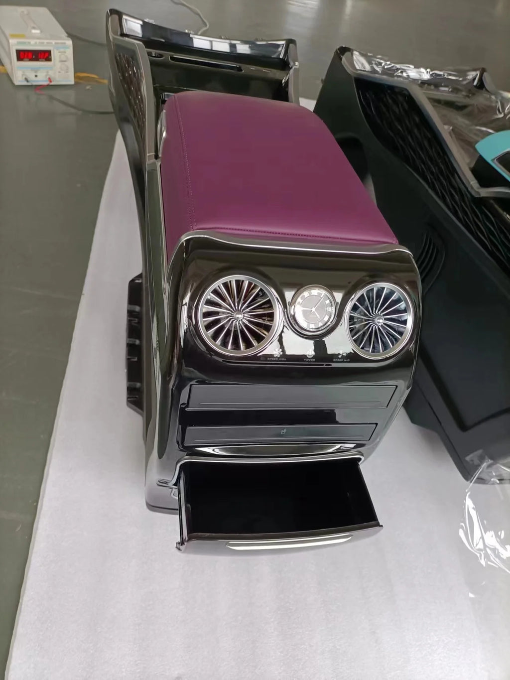 Luxury Car Interior Accessories Modified Car Center Console Armrest with Refrigerator