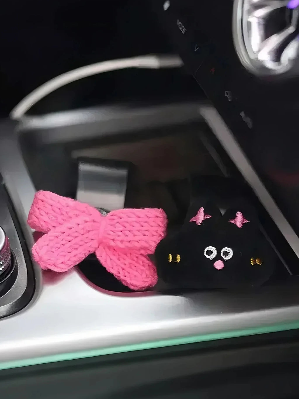Cartoon Cute Multifunctional Car Mounted Hook - an easy-to-install and detachable car accessory that saves space in the car