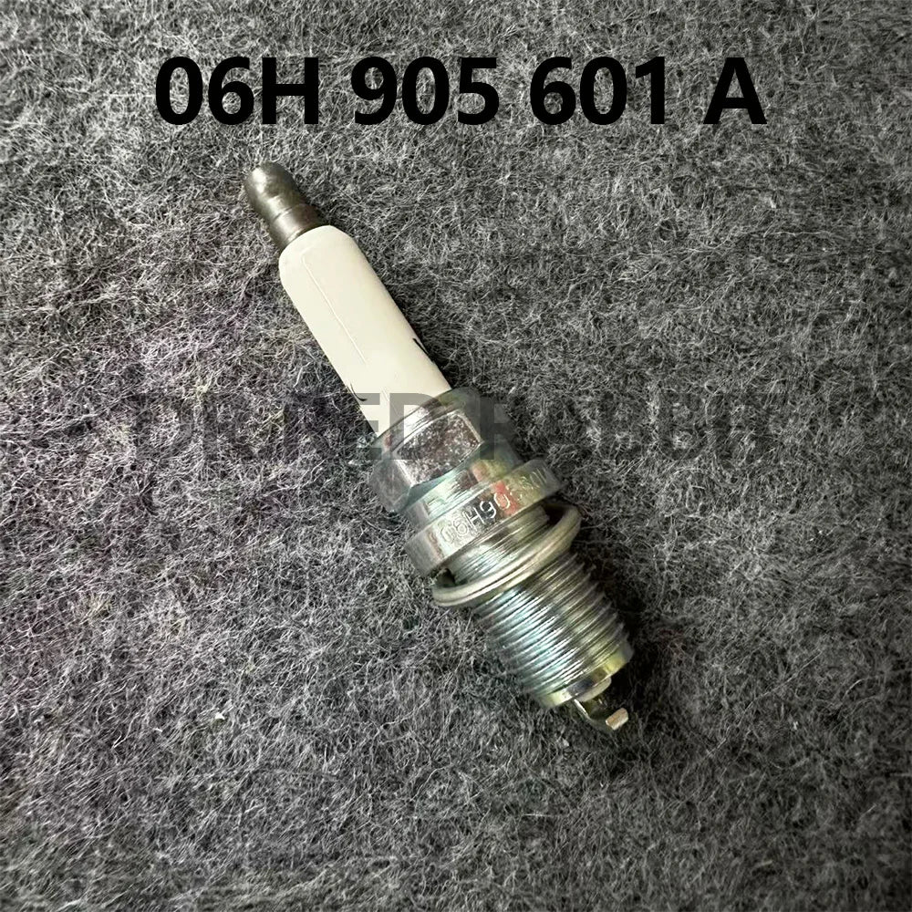 For 06H905601A PFR7S8EG 1675 Platinum Spark Plug For VW Audi A3 A4 A5 Q5 S5 R8 Golf Tiguan A4L Jetta Passat 06H 905 601A