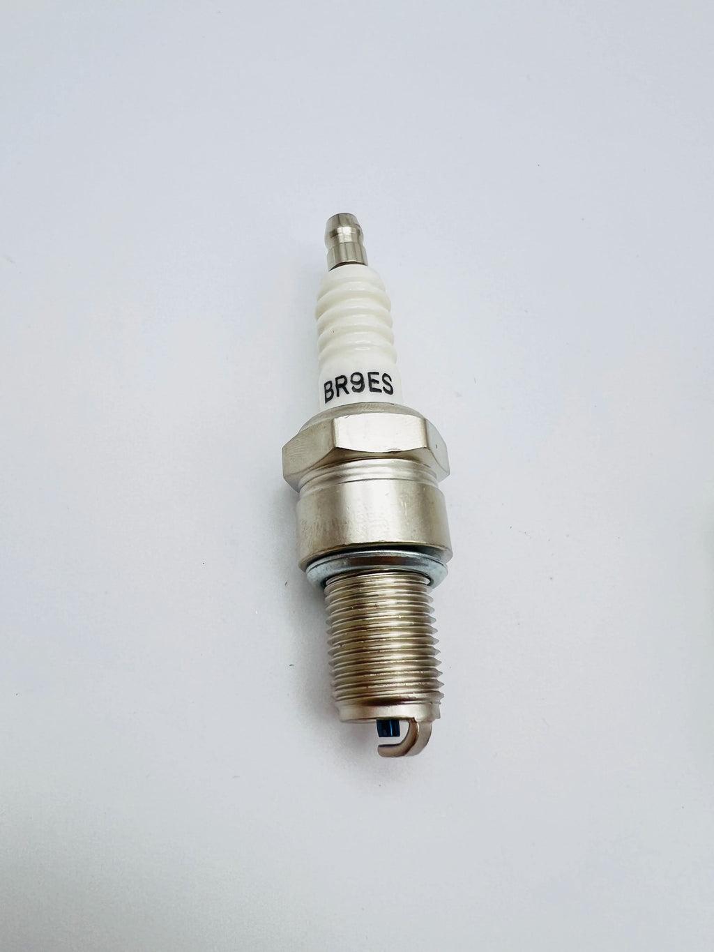 Bujía MOTOMXXX BR9ES Adecuado para YAMAHA/SUZUKI/RIEJU/PIAGGIO/PEUGEOT/MBK/KAWASAKI /GILERA /GAS GAS/APRILIA