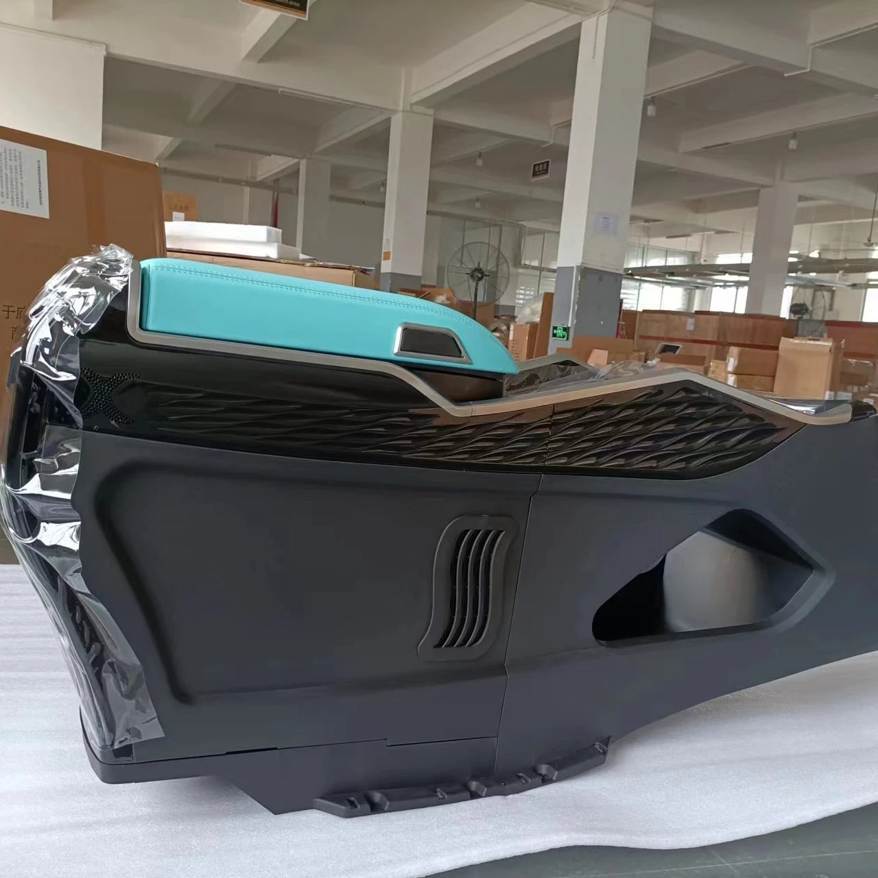Luxury Car Interior Accessories Modified Car Center Console Armrest with Refrigerator