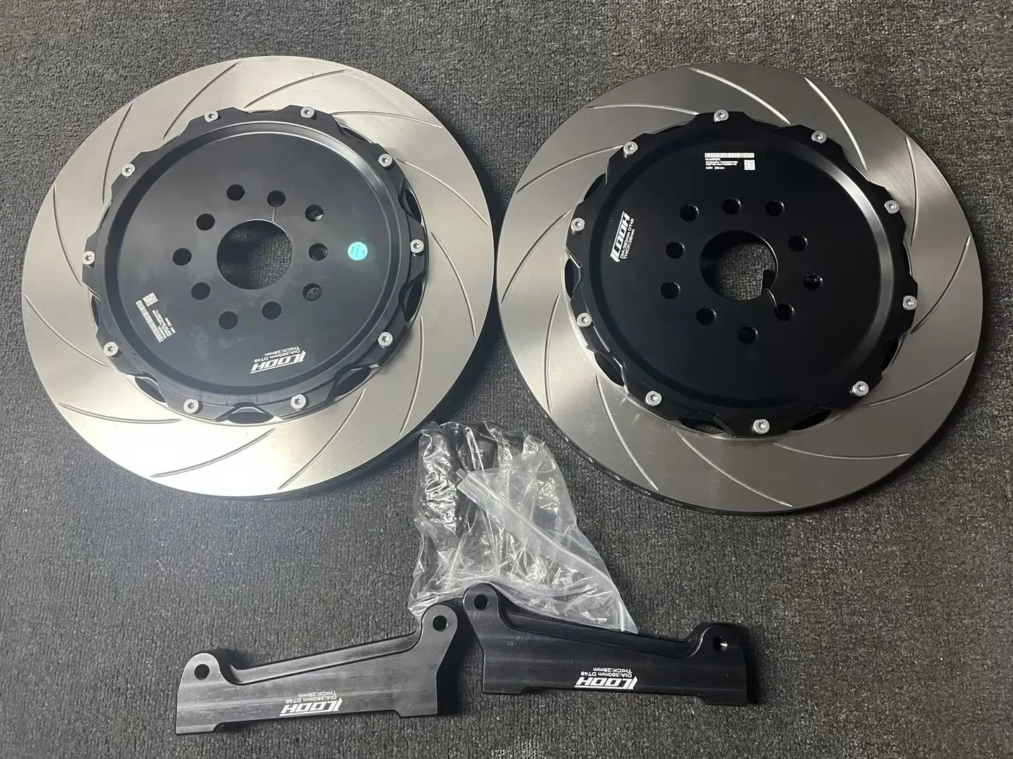 High-performance front brake kit with 6 pot brake calipers and 355*32mm brake discs suitable for Haval Jolion 2025 19-inch wheel