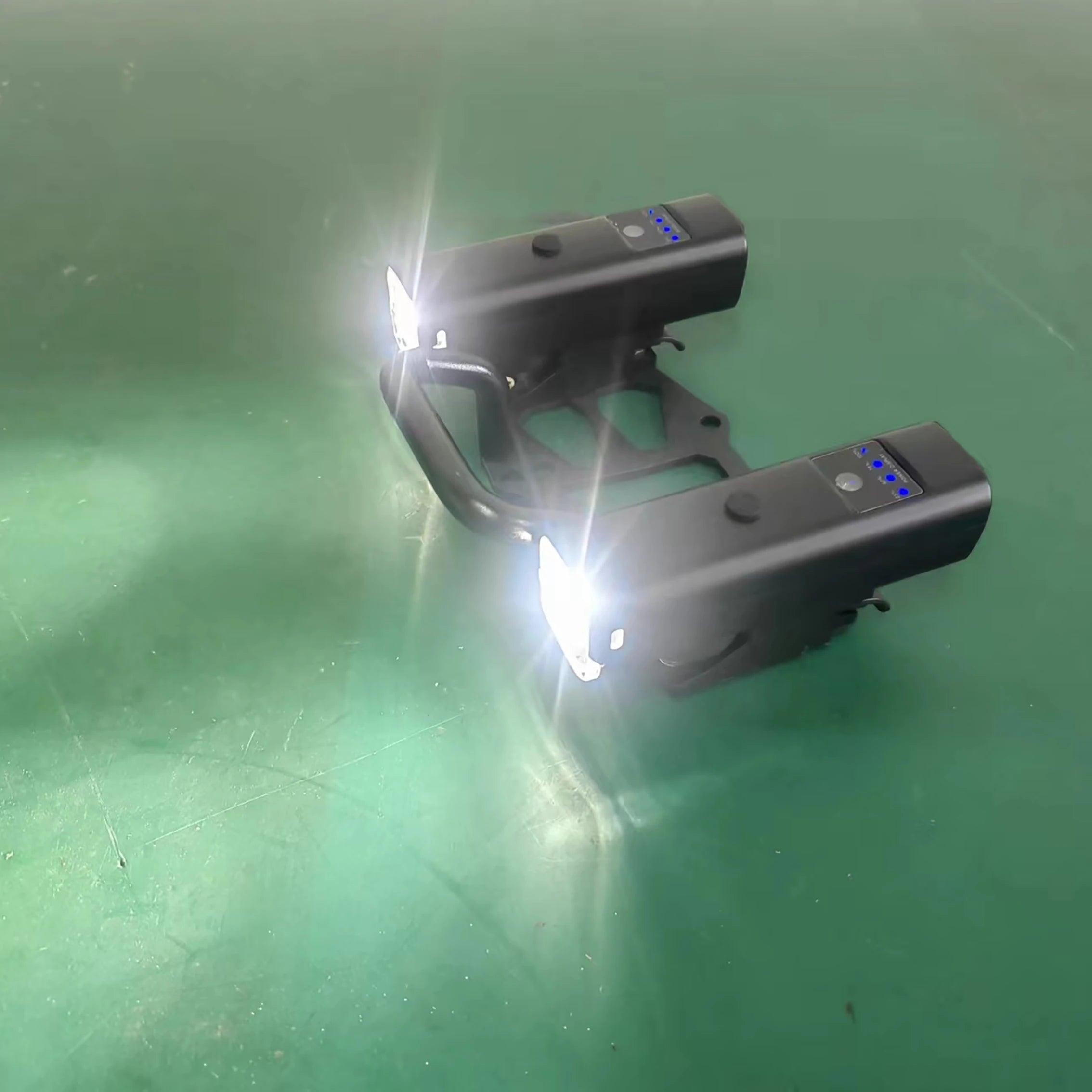 Accesorios para patinetes eléctricos de cuatro ruedas, faros para patinetas, luces de manillar, reposabrazos, iluminación de mano