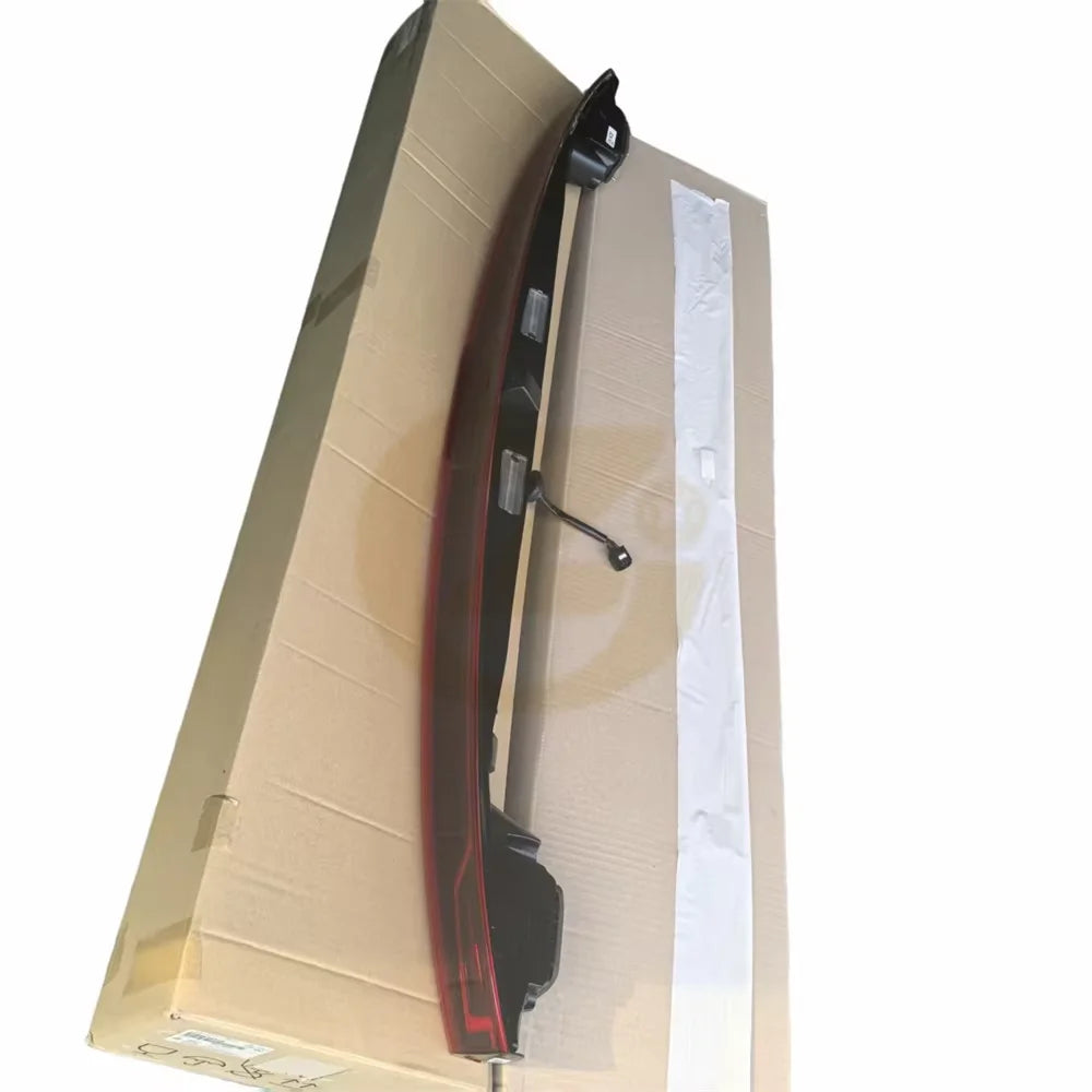 92409I4120 Korea Car Accessories Rear Through-light 92409-I4120 for K-ia Carnival 2019-