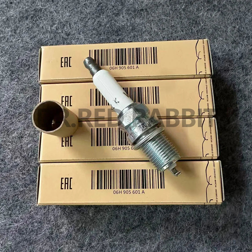 For 06H905601A PFR7S8EG 1675 Platinum Spark Plug For VW Audi A3 A4 A5 Q5 S5 R8 Golf Tiguan A4L Jetta Passat 06H 905 601A