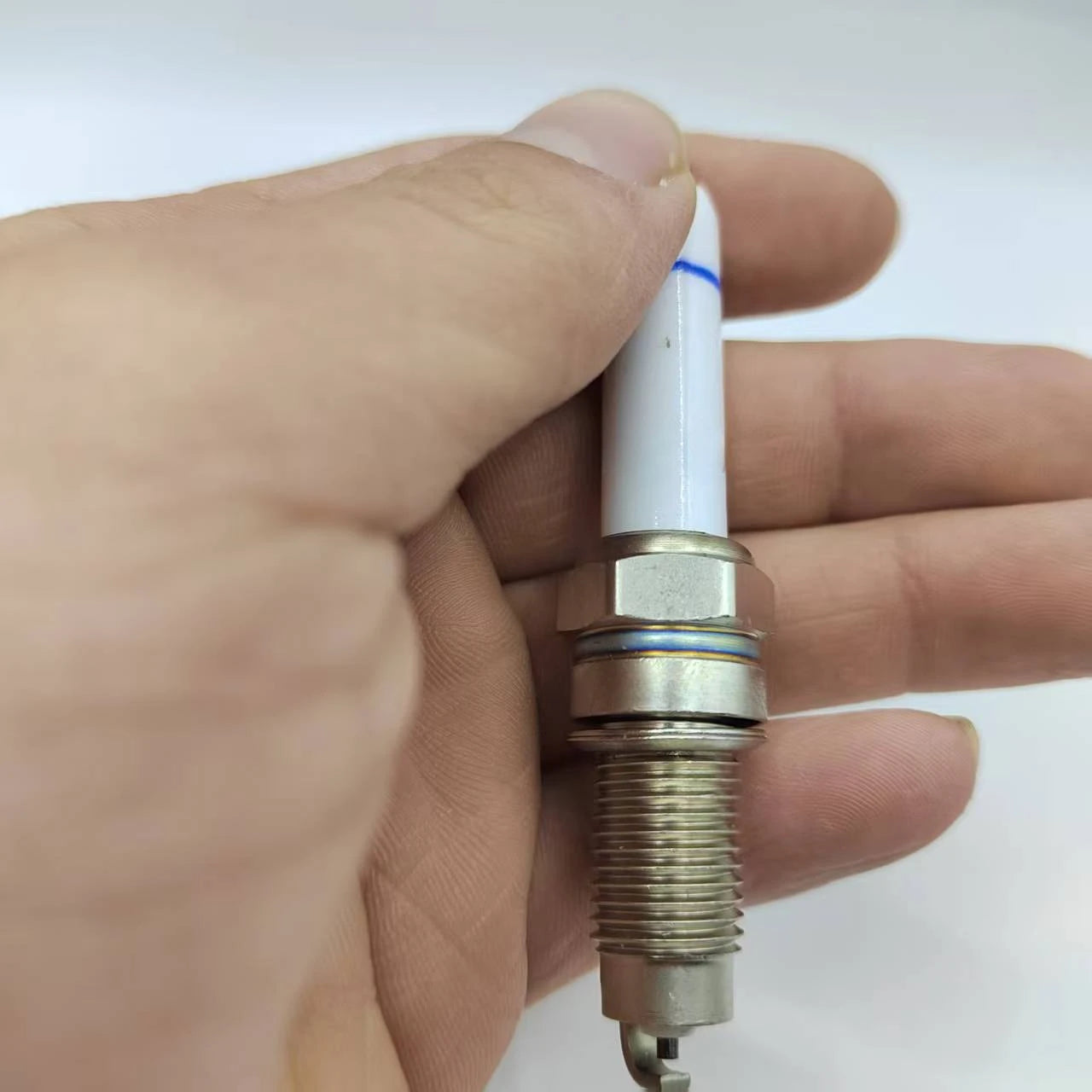 4pcs 04C905616D Normal Spark Plug For V-W Golf-Jetta Polo-Vento Seat Ibiza Leon Arona Toledo Skoda Citigo Fabia Yeti Octavia