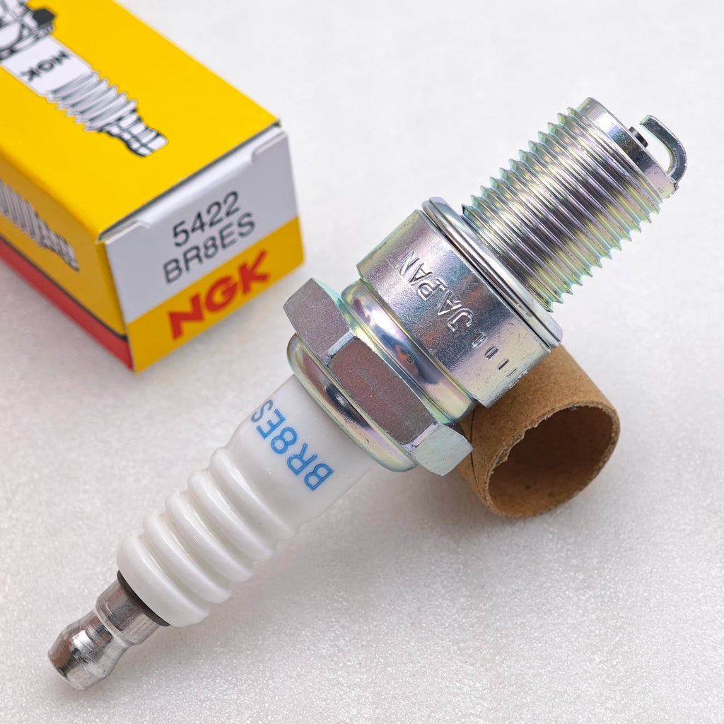 1pcs BR8ES 5422 NGK Spark Plug
